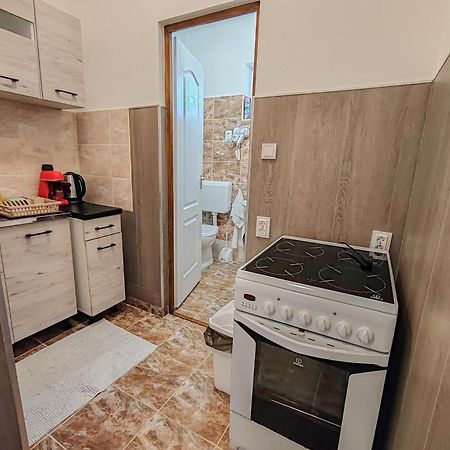 Komáromi Vendégház Erdőhorváti Exterior foto