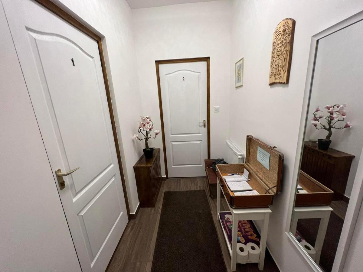 Komáromi Vendégház Erdőhorváti Exterior foto